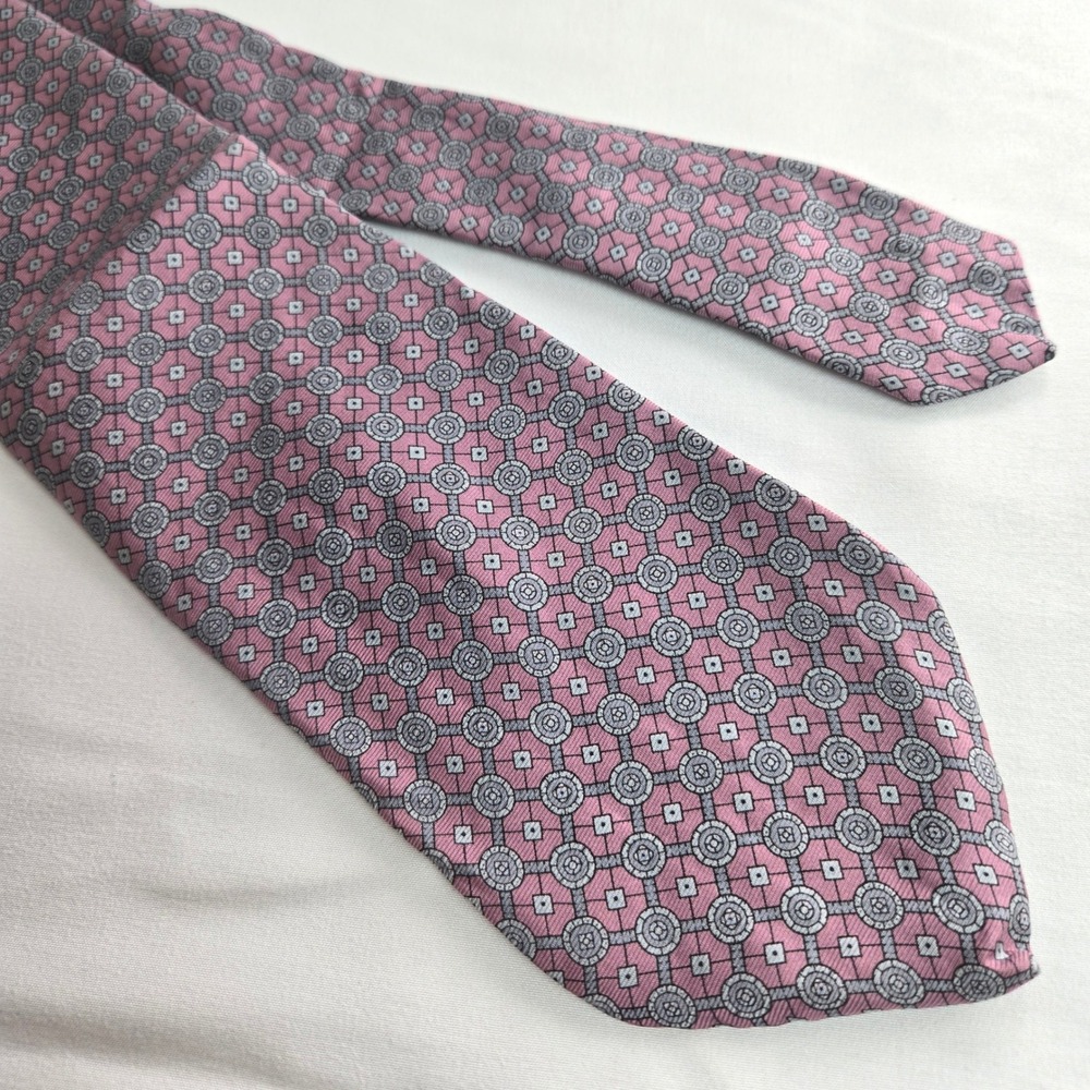 Windsor Neck Tie Geometric Pattern Pink Gray 56" Length 3.5" Width‎
